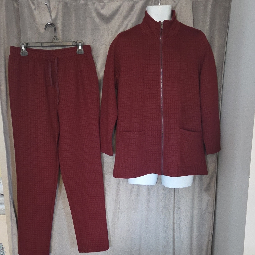 NWT Large Women's Burgandy Lightweight Jacket and Pants Set
